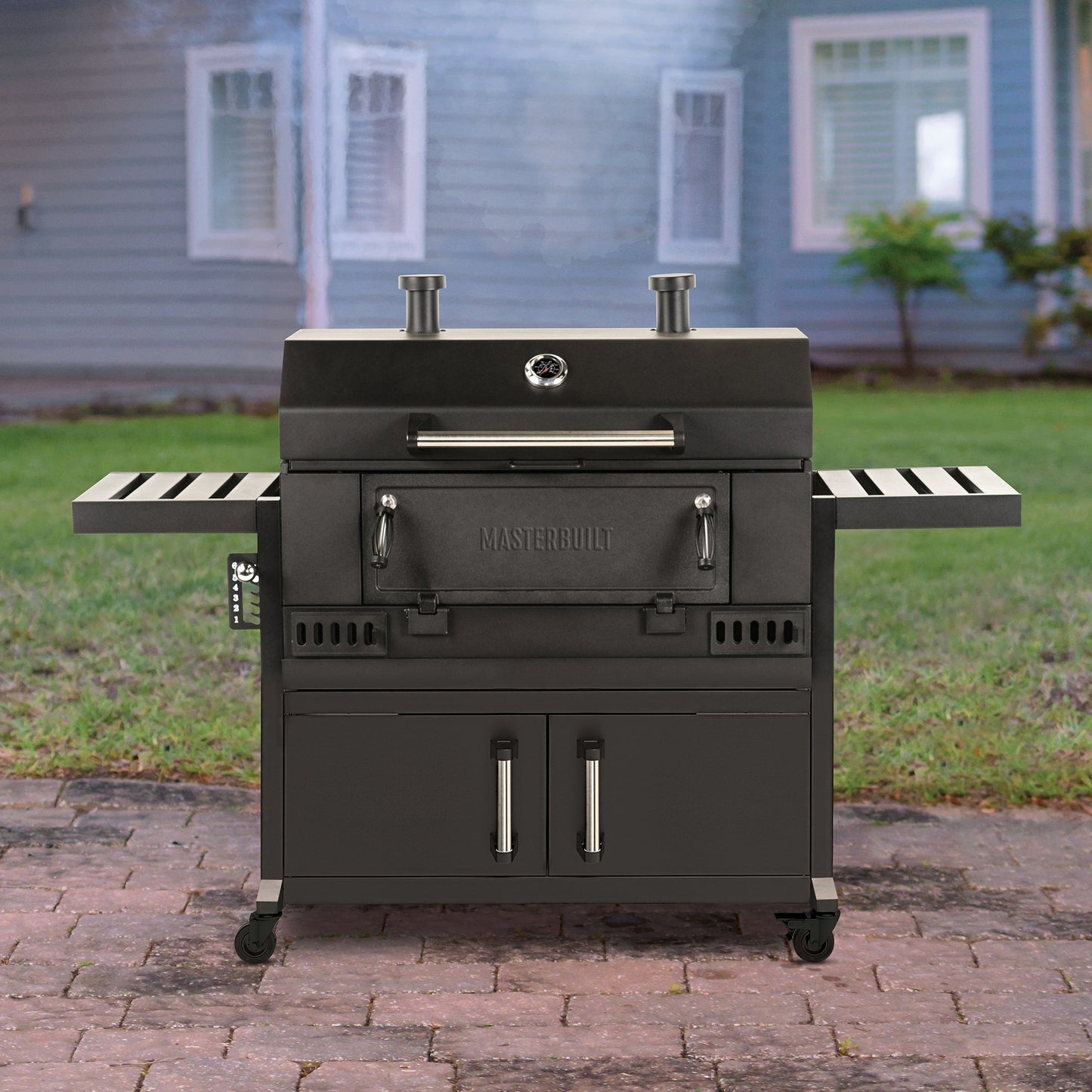Masterbuilt® 36-inch Charcoal Grill