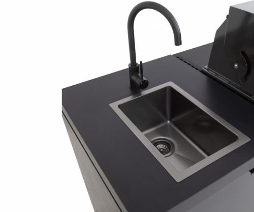 Cabinex Classic Outdoor Kitchen Paired with Beefeater 7000 5 Burner